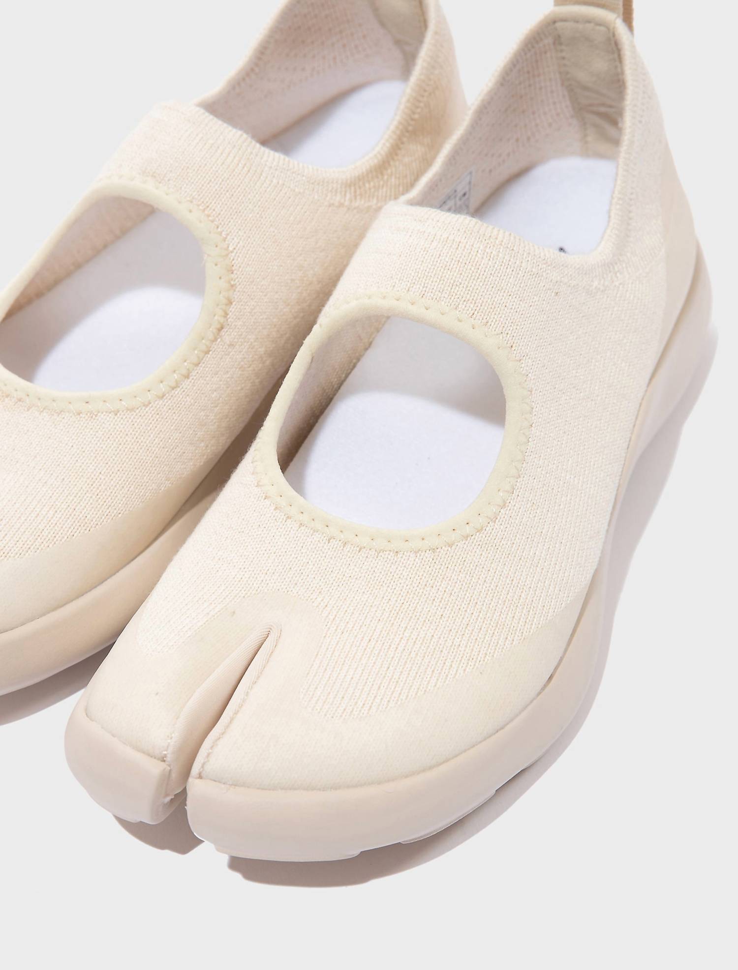 Tabi - Women's Closed Sandal