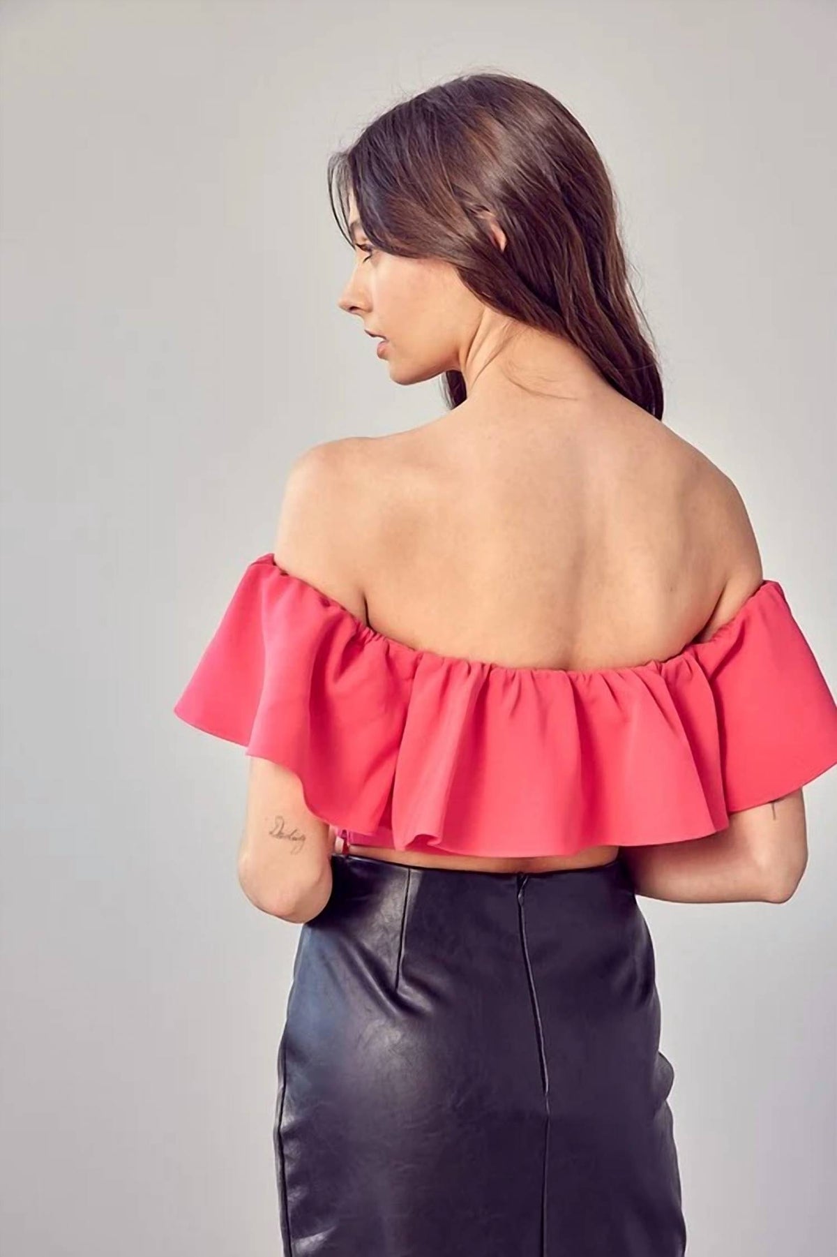 Do+Be - Open Shoulder Ruffle Crop Top