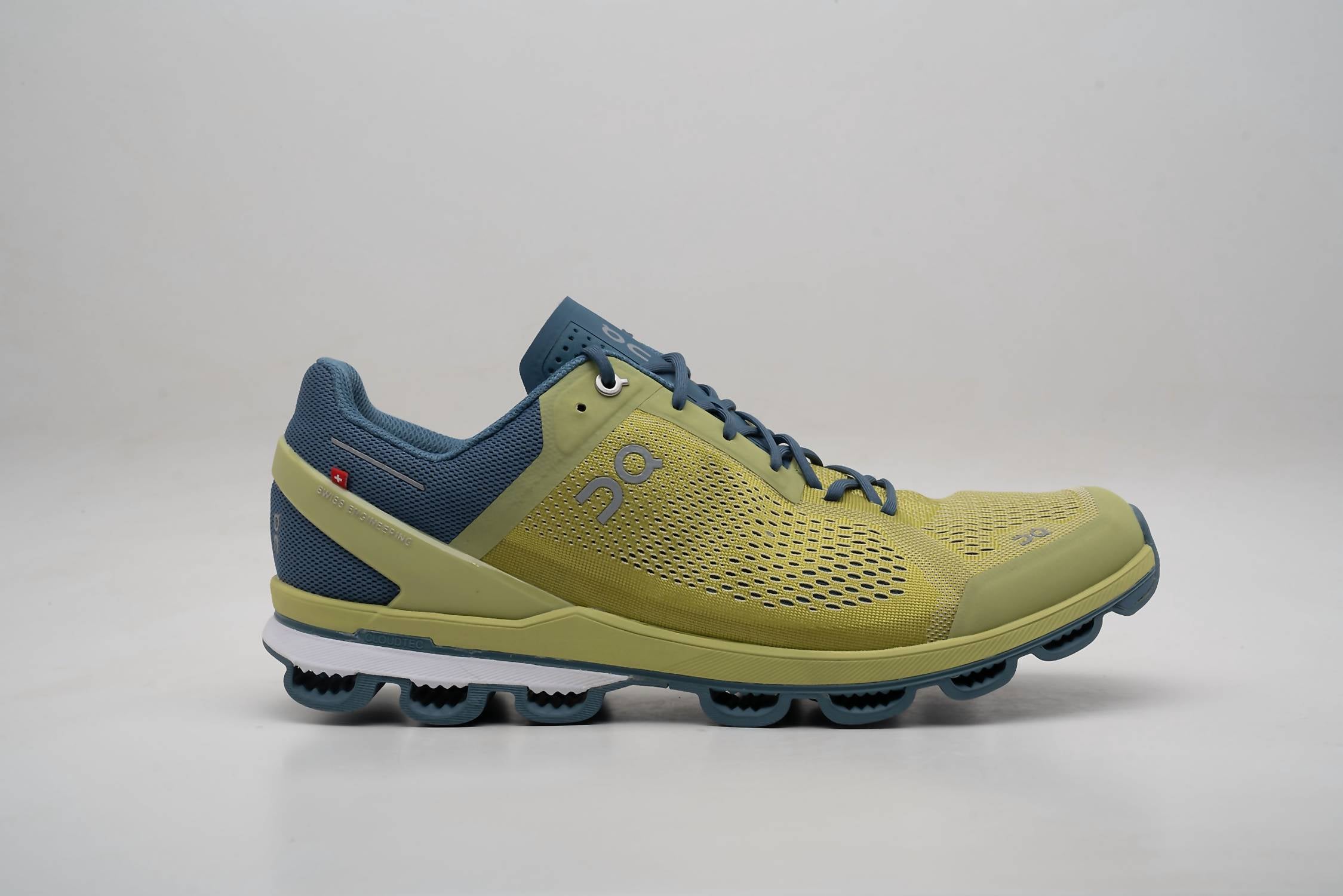 On - Men's Cloud Surfer Shoe