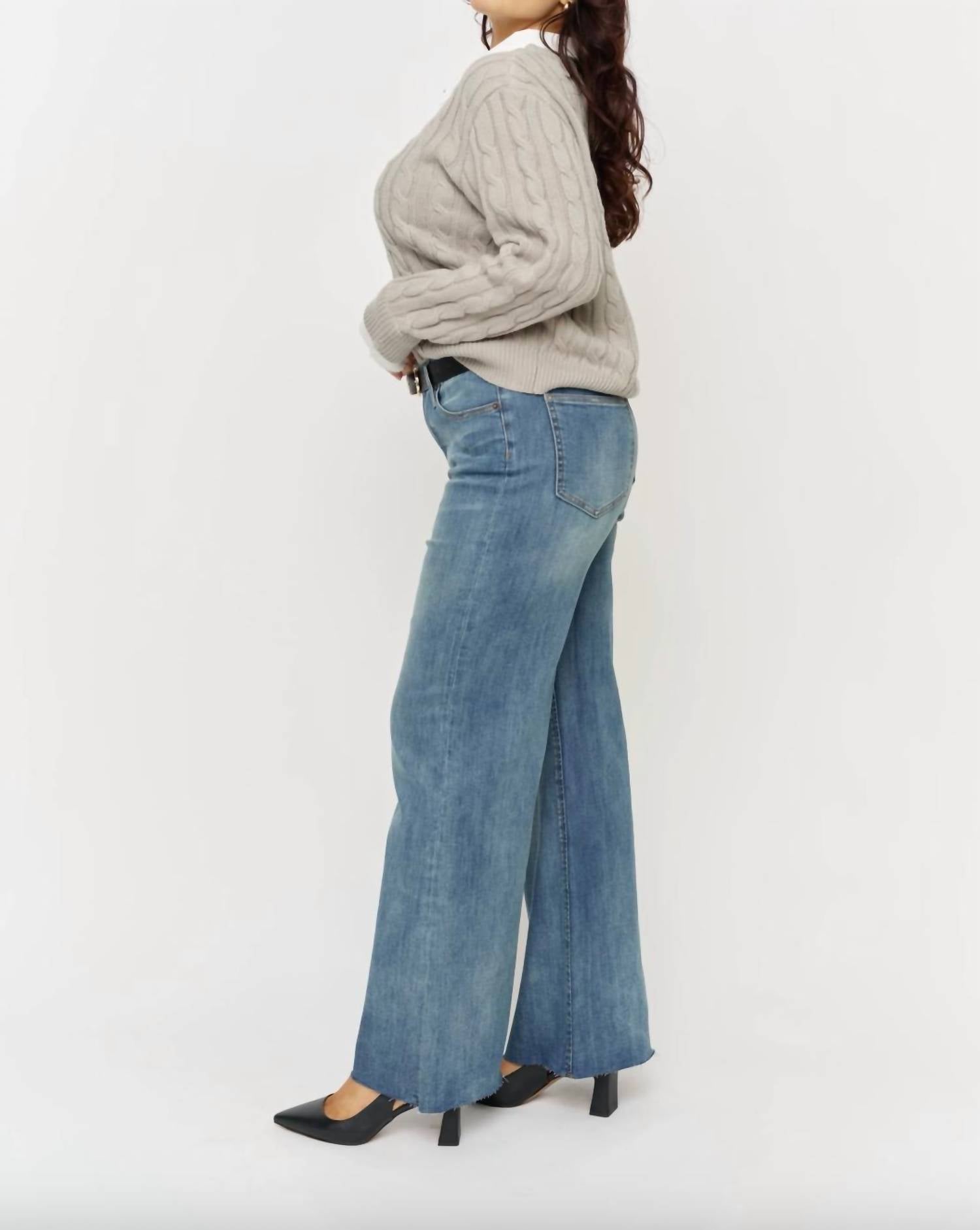 Oliver Logan - Crawford Mid Rise Fitted Wide Leg Sculpt Jeans