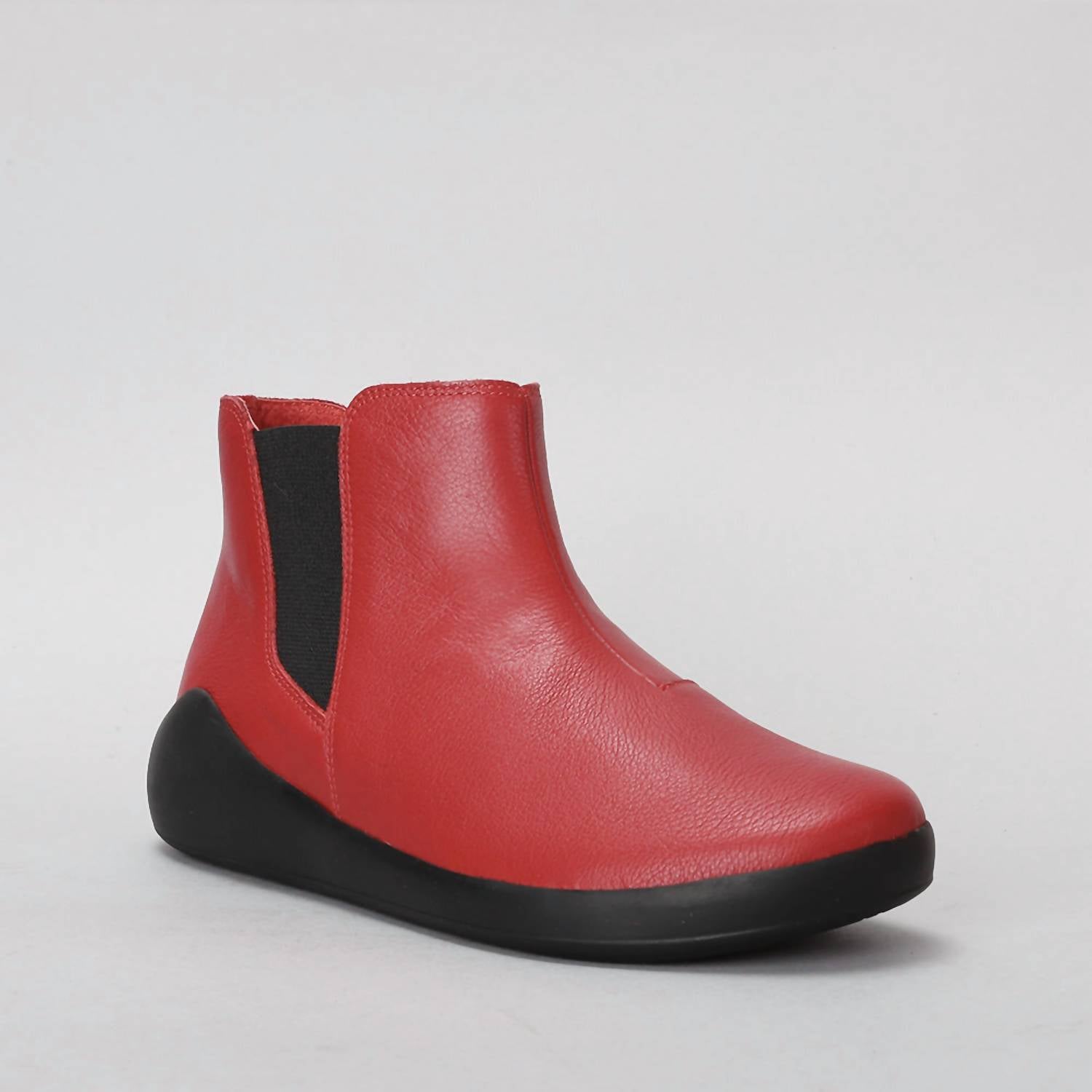 Ziera Women's Yumba Boot in dark red black - women's shoe