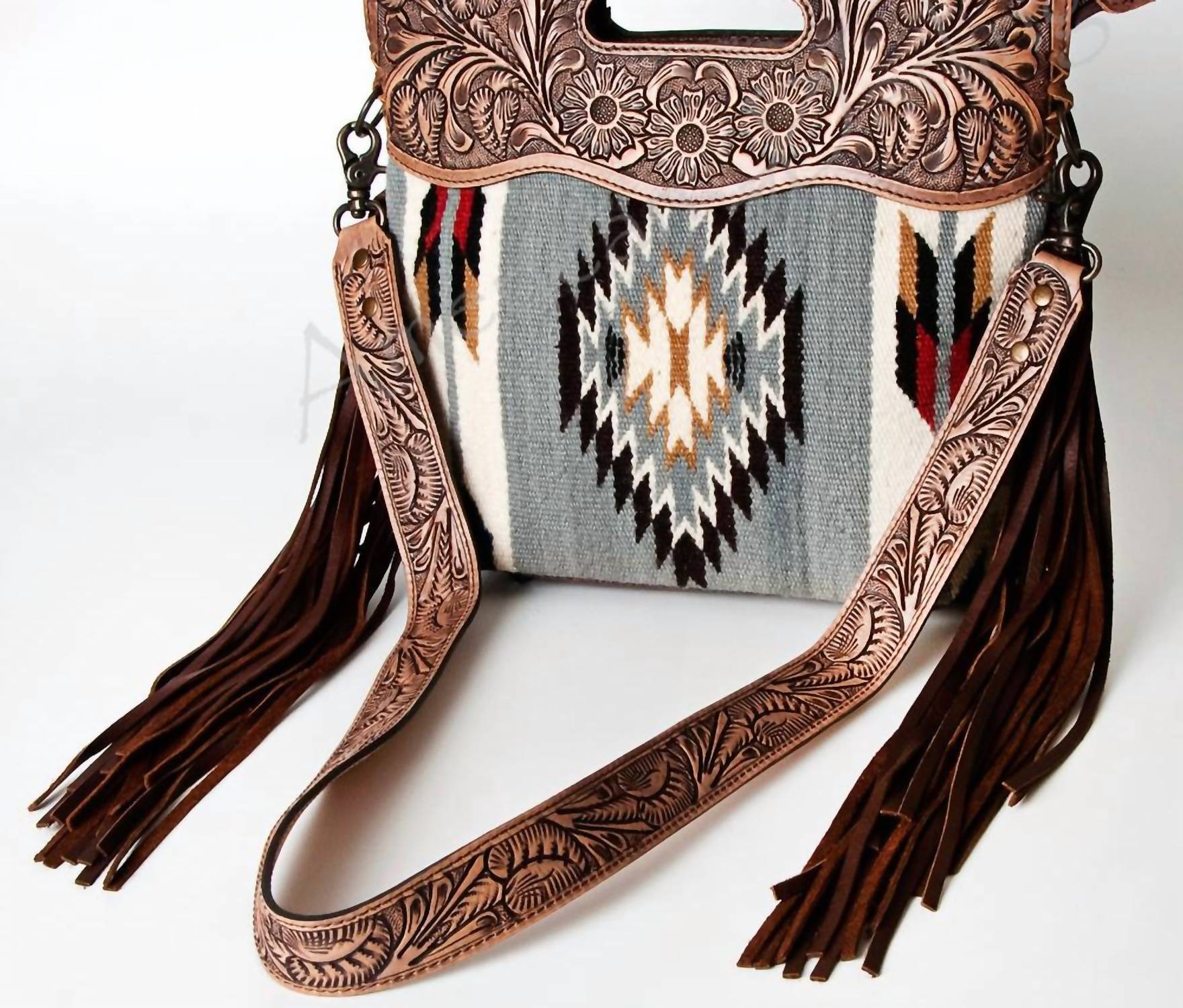 American Darling - Women's Hand-woven Blanket Clutch