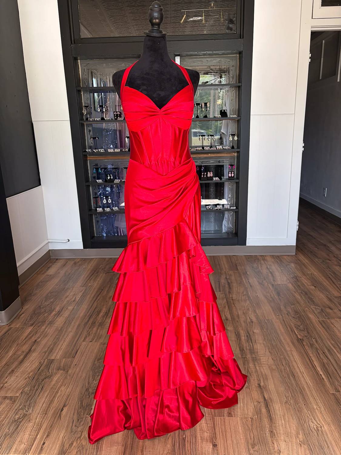 Sherri Hill - Women's Fit and Flare Sweetheart Neckline Dress