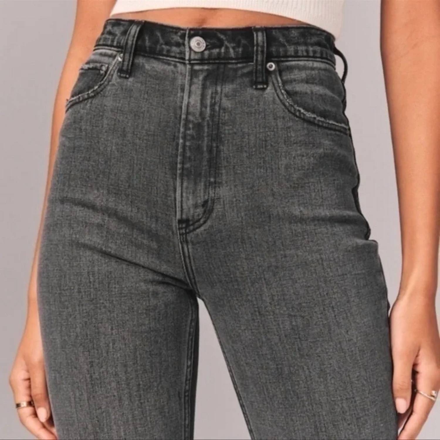 Abercrombie & Fitch - Women's Ultra High Rise Ankle Straight Jeans