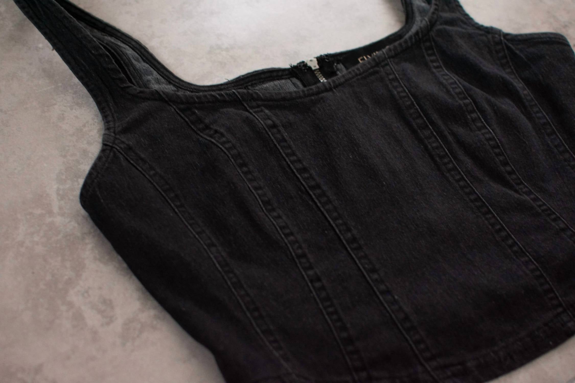 Flying Tomato - Women's Tommie Crop Top