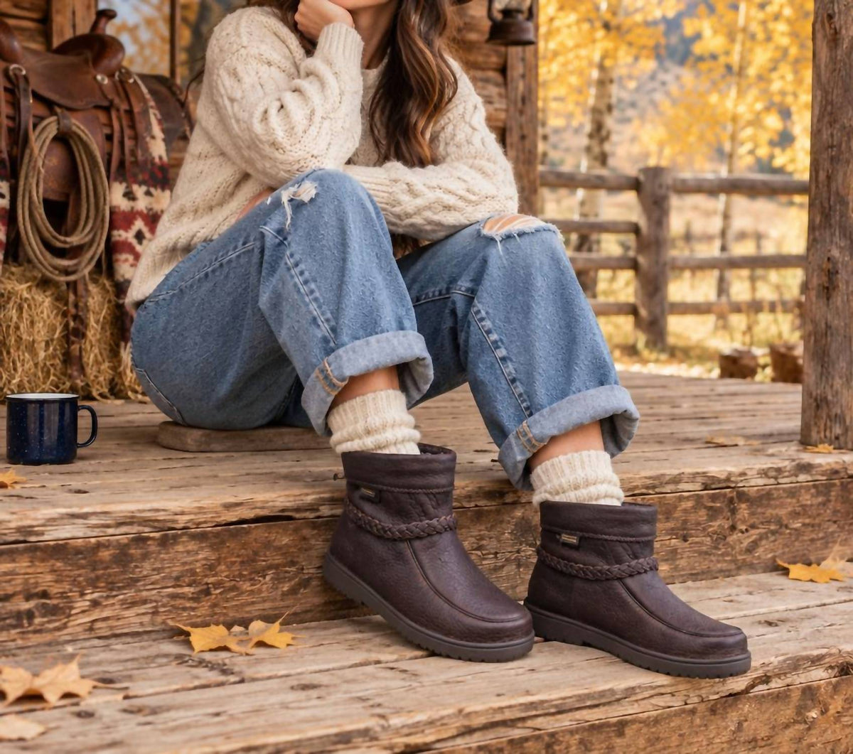 Manitobah Mukluks - WOMEN'S WATERPROOF ANKLE TAMARACK GRAIN MUKLUK BOOTS