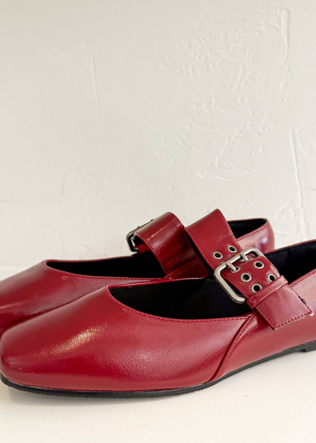 OASIS SOCIETY Women's Soho Ballet Flat in burgundy - women's flats - detail view