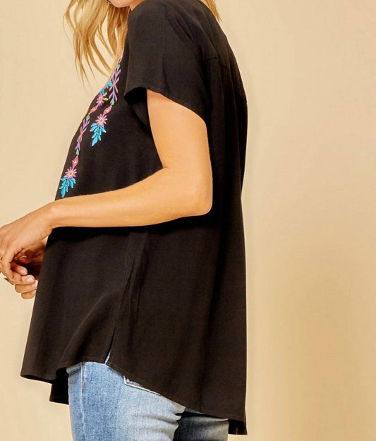 Andree By Unit - Short Sleeve Embroidered Top