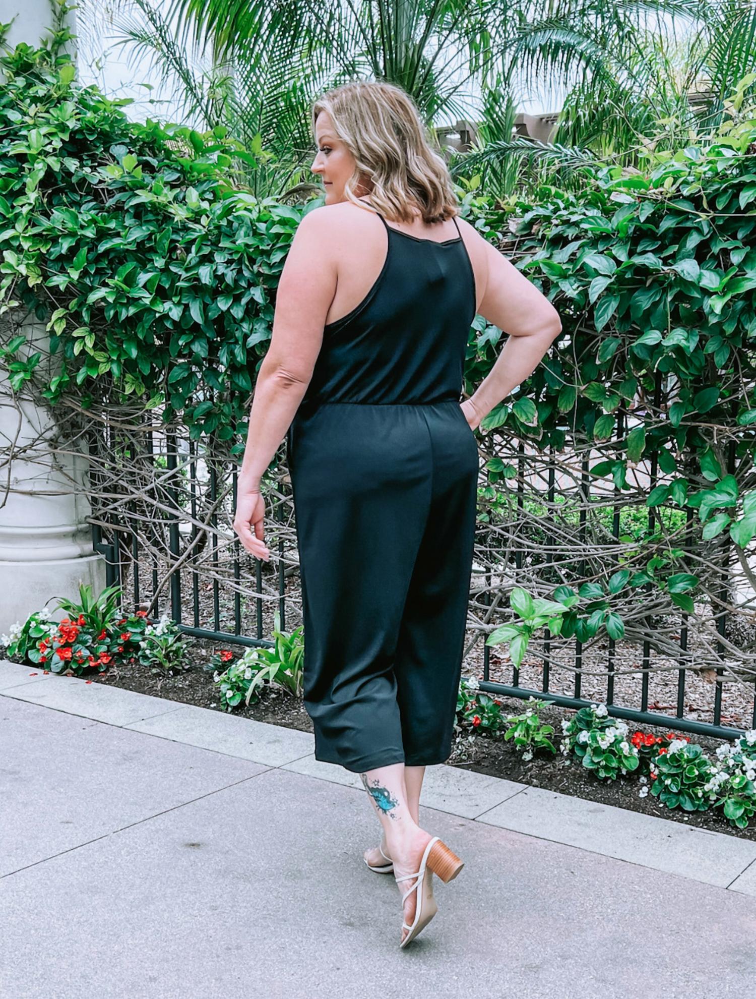 Gilli - Plus Size V-neck Spaghetti Strap Cropped Jumpsuit