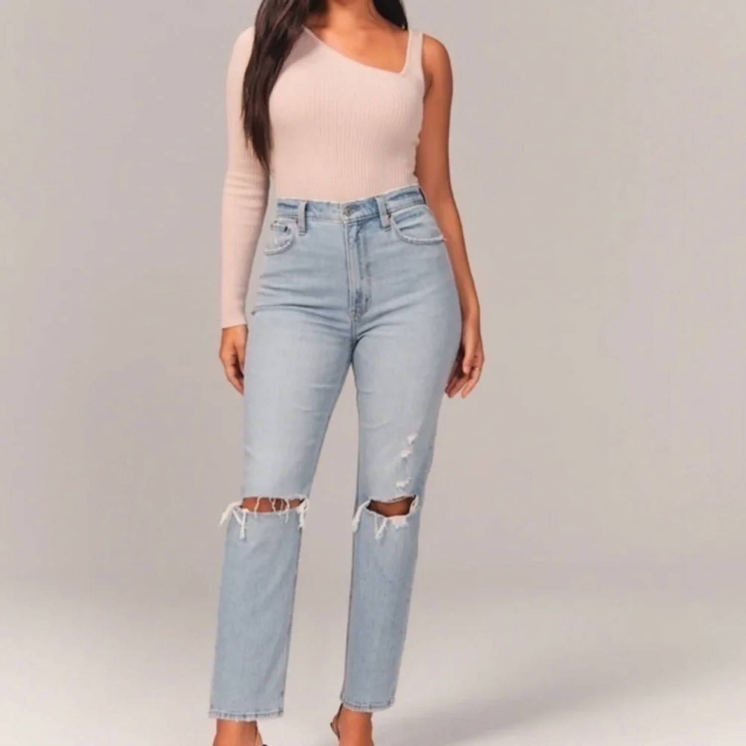 Abercrombie & Fitch - Curve Love Ultra High Rise Ankle Straight Jean