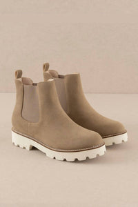 Oasis Society - Women's Gianna Chunky Sole Chelsea Boot