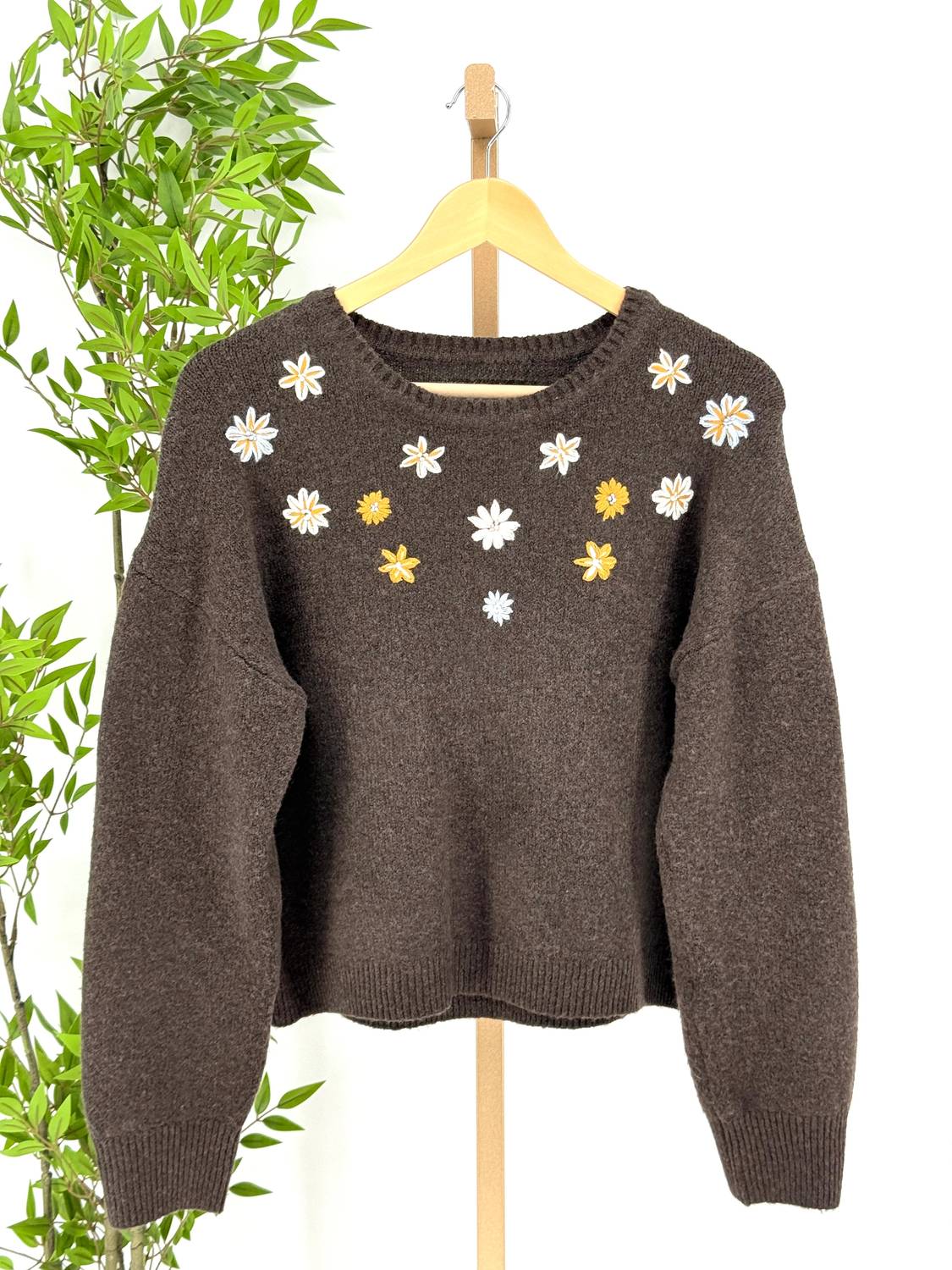 Dex Clothing - Women's Floral Embroidered Sweater