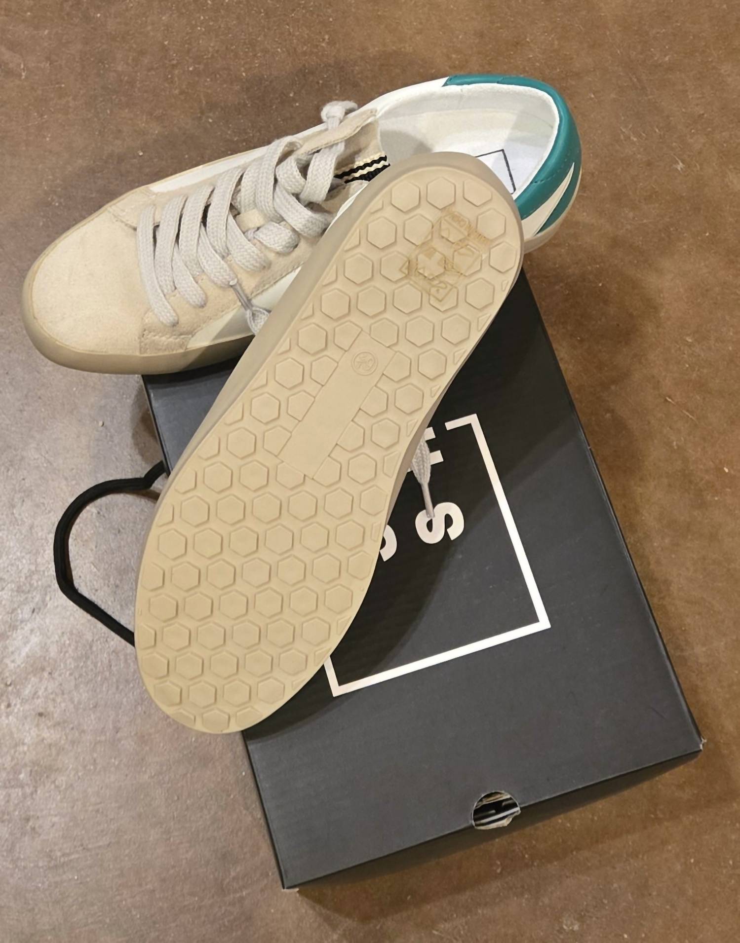 Shu Shop - Women's Mia Sneaker