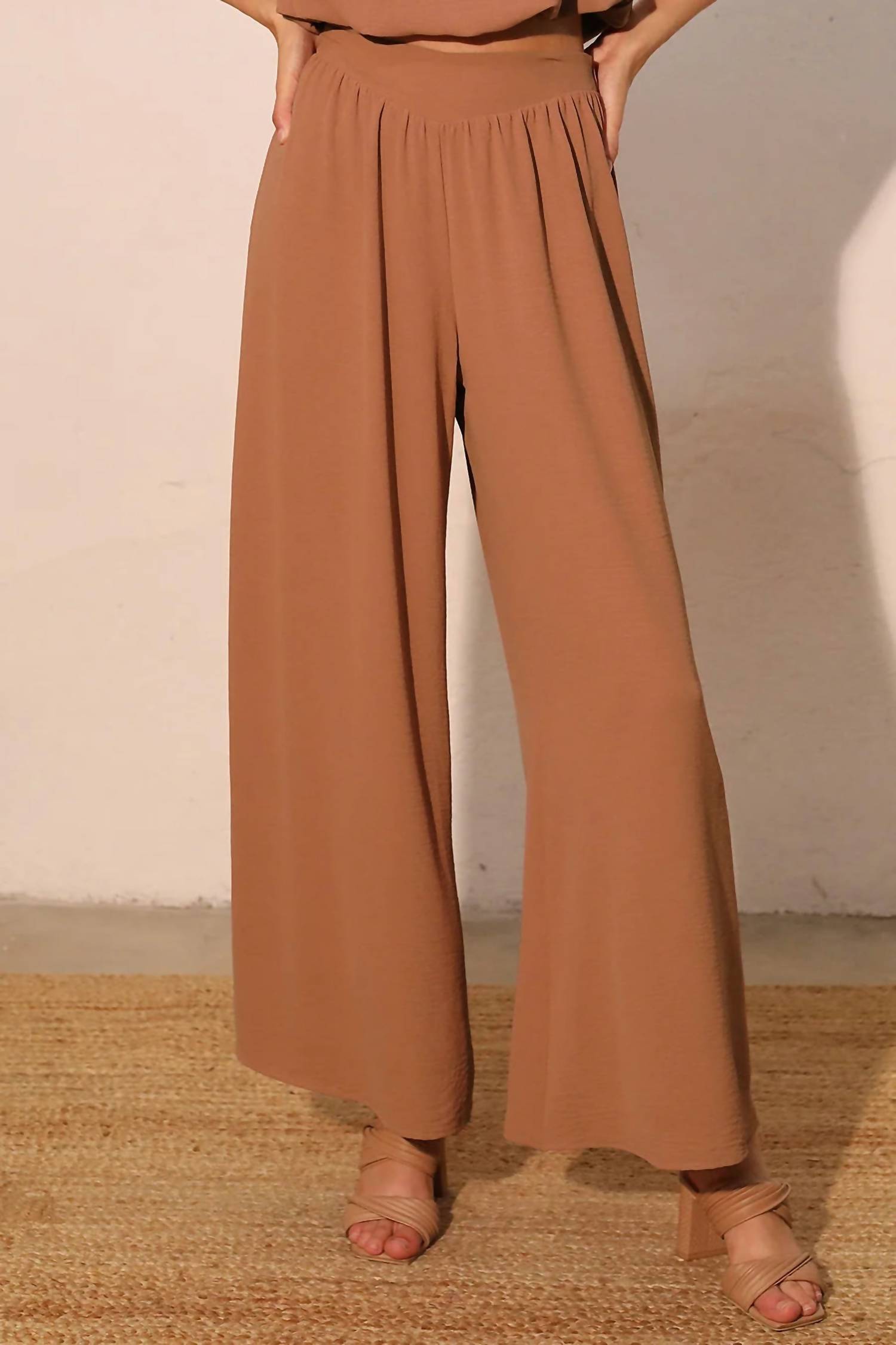 Kld. Signature - Solid Wide Legged Pants