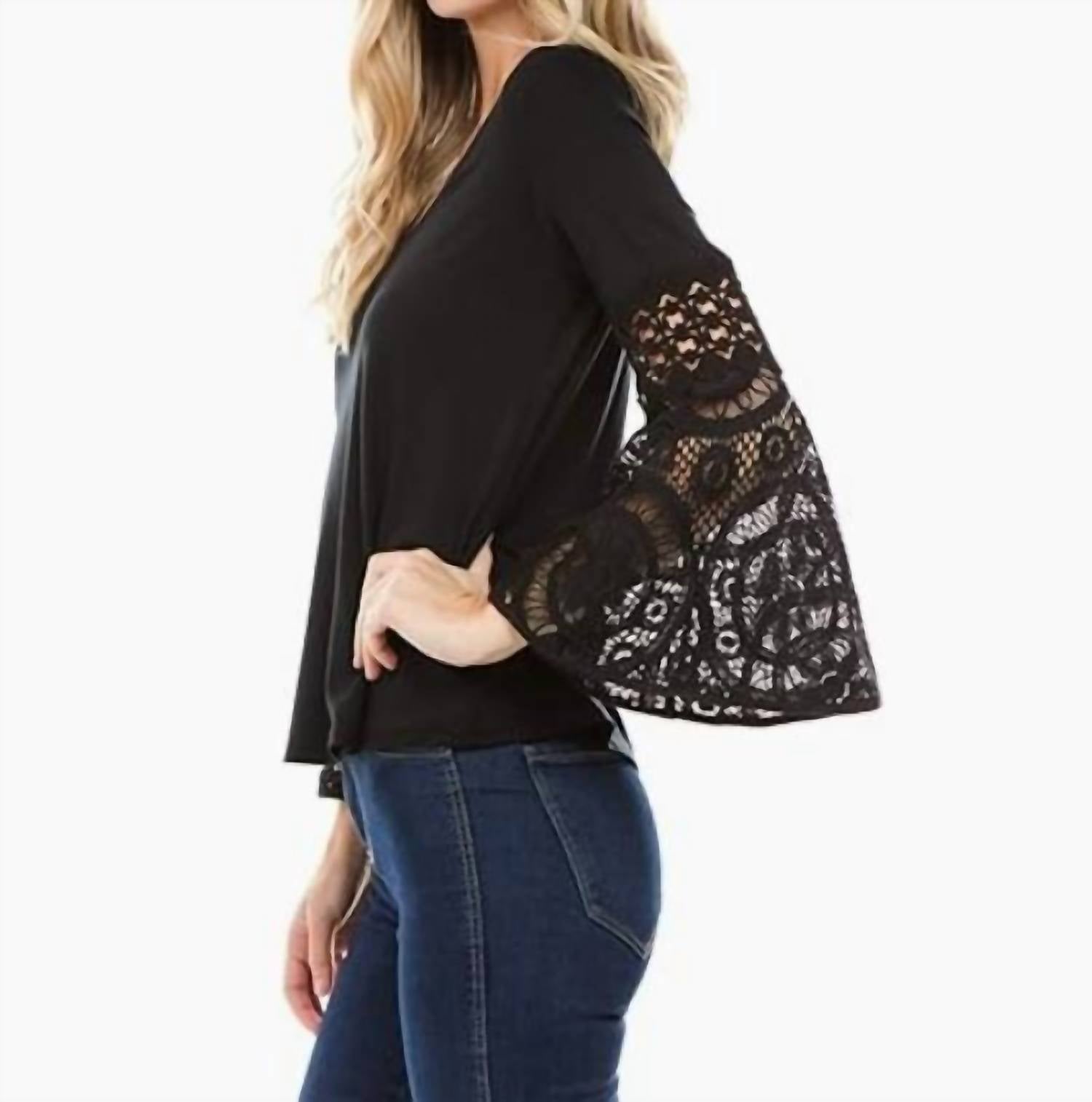 Vava - Kinsey Bell Sleeve Top