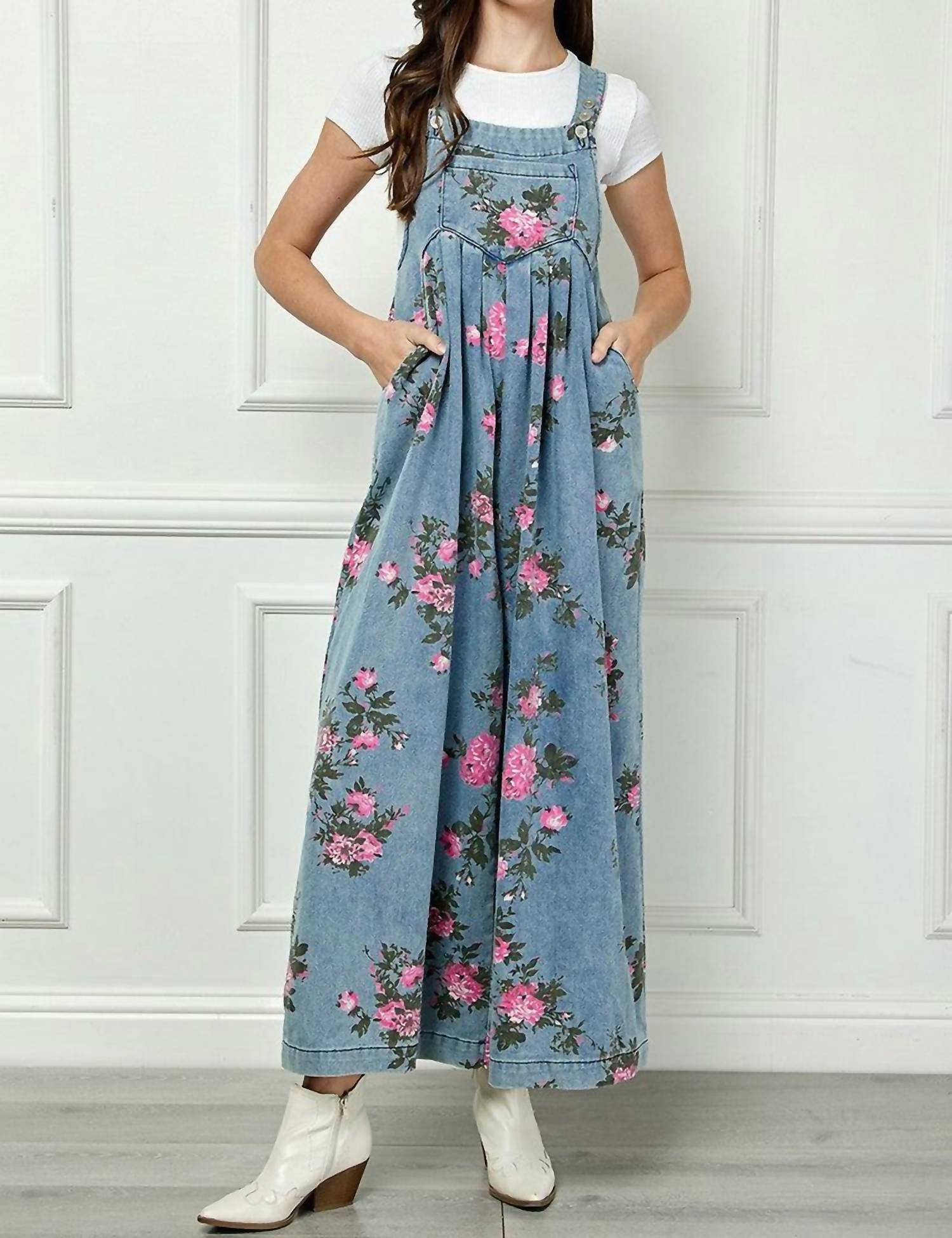 Veveret - Painted Floral Sleeveless Jumpsuit
