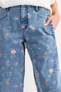 Easel - Women's Riana Floral Printed Stretch Twill Barrel Pants