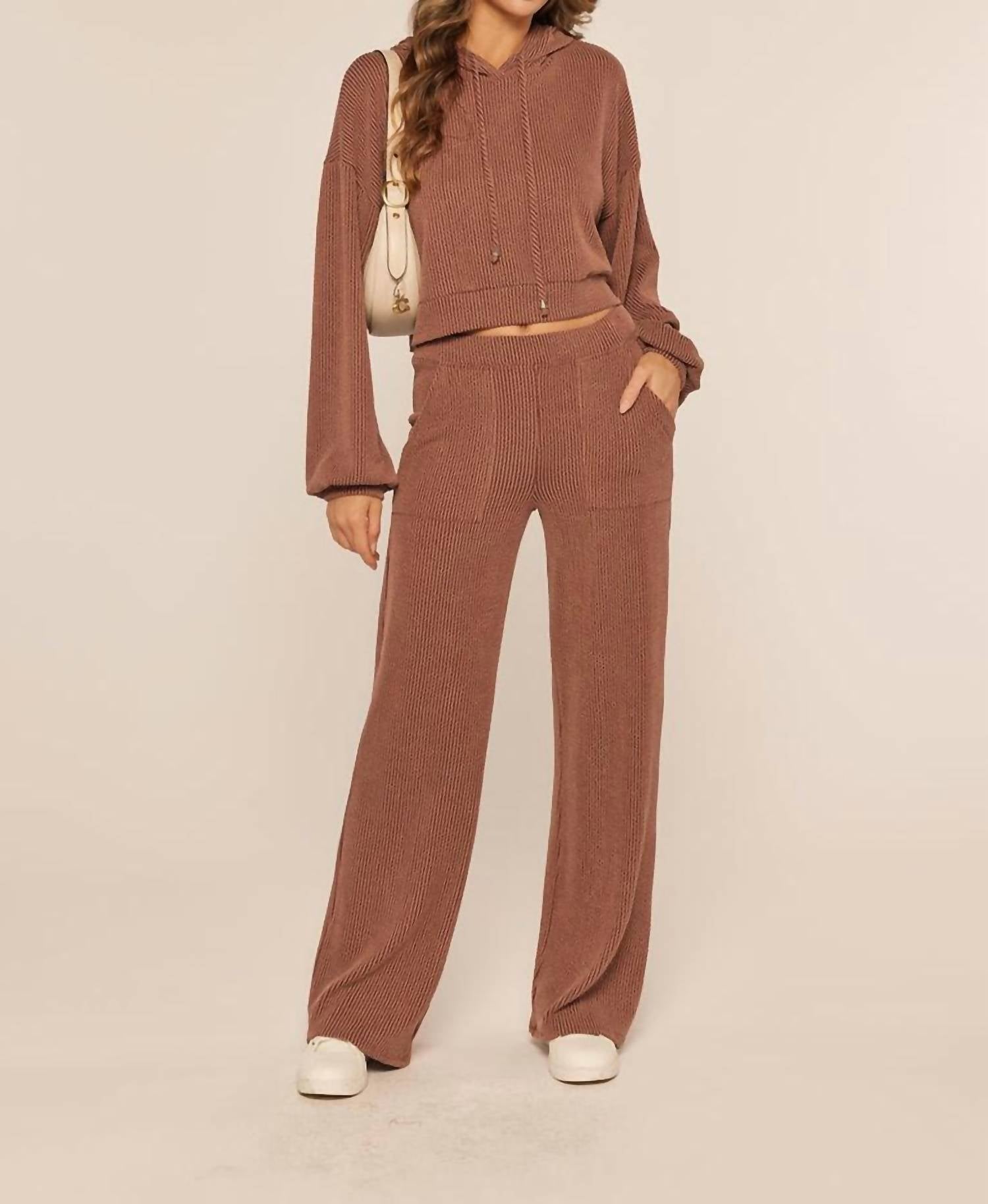 Kylie Paige - Kaia Pant