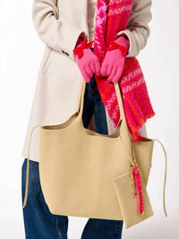 Shiraleah - Women's Robbie Tote Bag