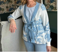 Never a Wallflower Grasse Cardigan Top in blu toile - women's cardigan