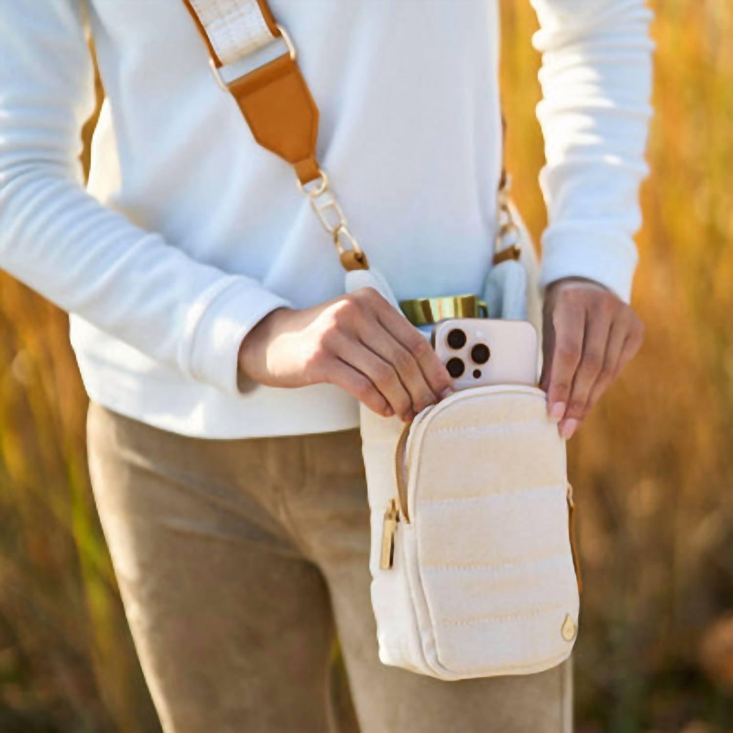 Wanderfull - Women's Canvas And Vegan Leather Strap Hydrobag