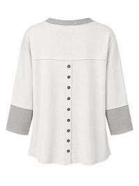 Lulu-B - V-neck Button-back Top