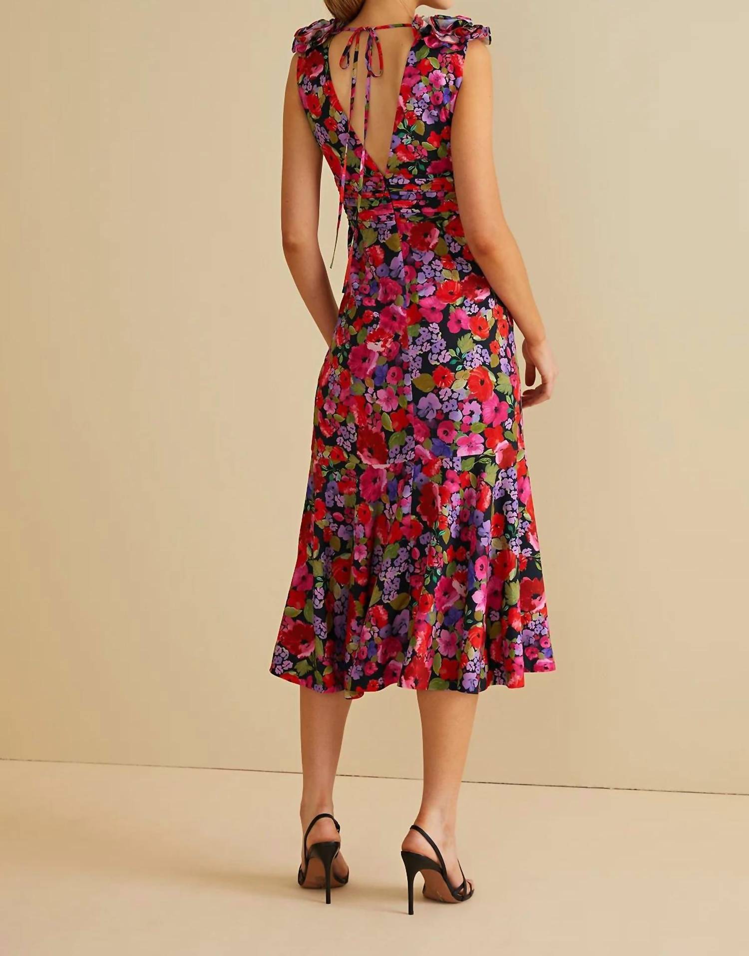Amur - Sorena Deep V Midi Dress