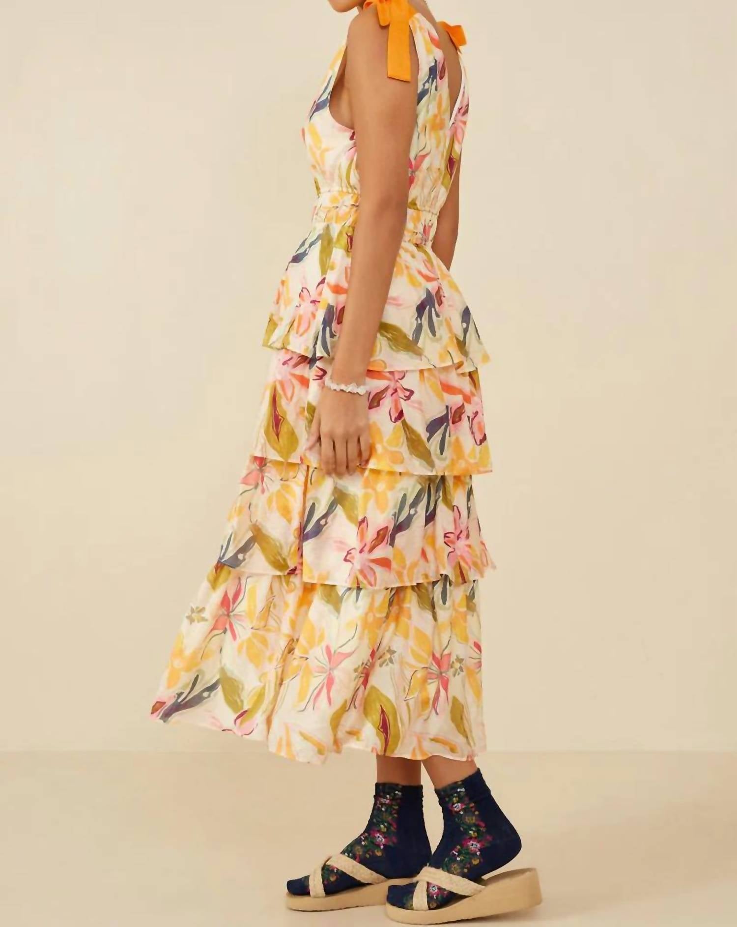 Hayden La - Textured Tiered Floral V Neck Dress