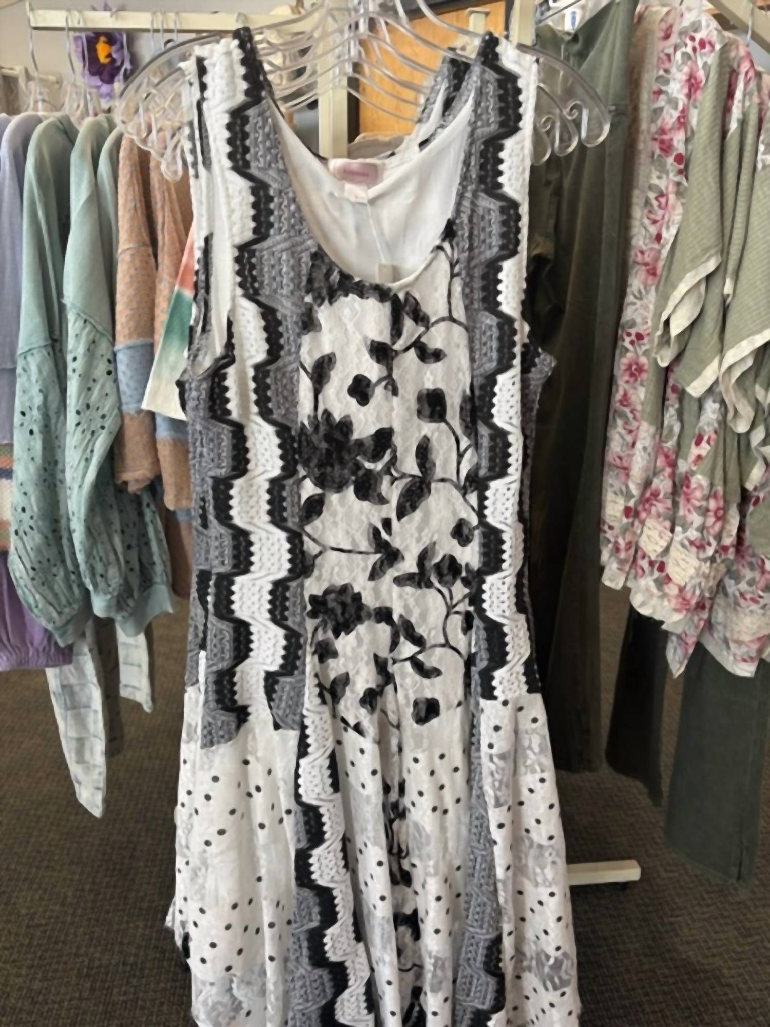 Rising International - WOMEN'S FLORAL CALI DRESS