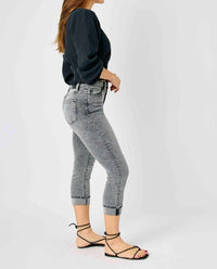 Judy Blue - Cuffed Button Fly Capri Jeans