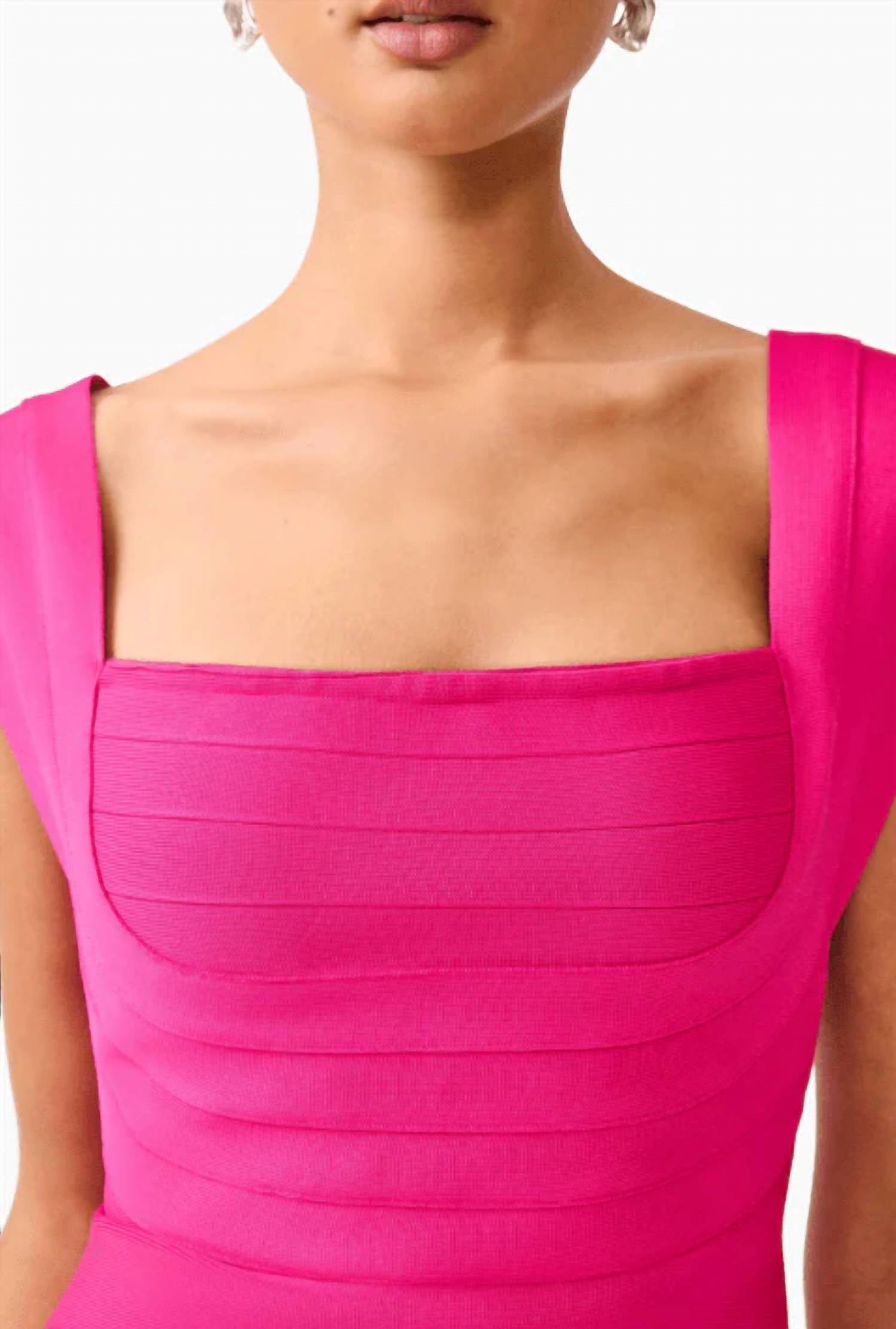 Elliatt - Naomi Fitted Top And Skirt Set