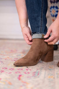 Judy Blue - Mid Rise Vintage Raw Hem Skinny Jean