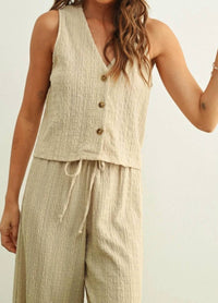 Miou Muse - Crinkled Fabric Sleeveless Button Front Top And Bottoms Set