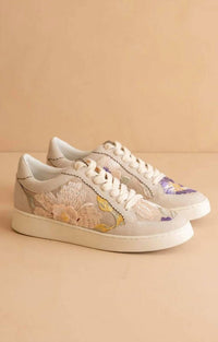 Oasis Society - Women's Tammi Floral Applique Sneakers
