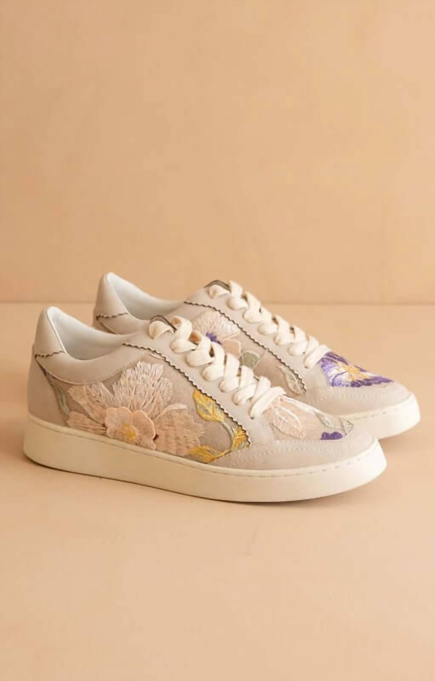 Oasis Society - Women's Tammi Floral Applique Sneakers