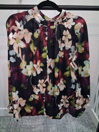 Q2 - Women's Floral Mock Neck Shirt