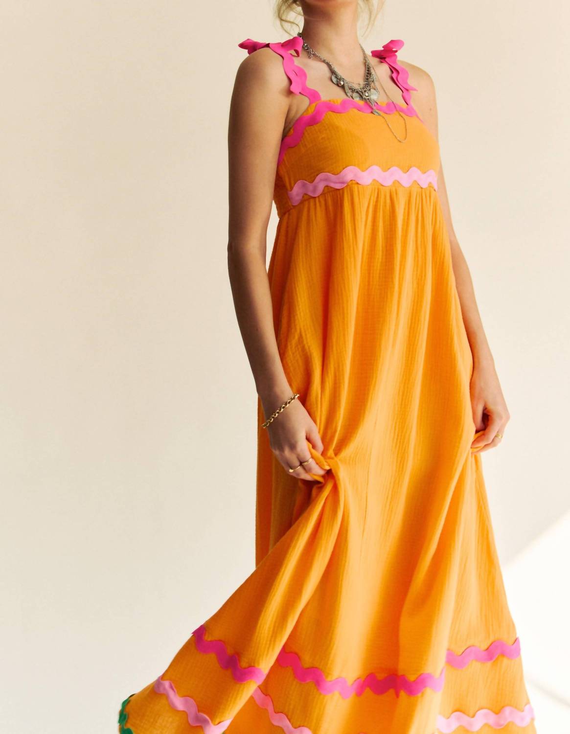 Davi & Dani - DOUBLE GAUZE TIE WAVY TRIM DETAIL MAXI DRESS