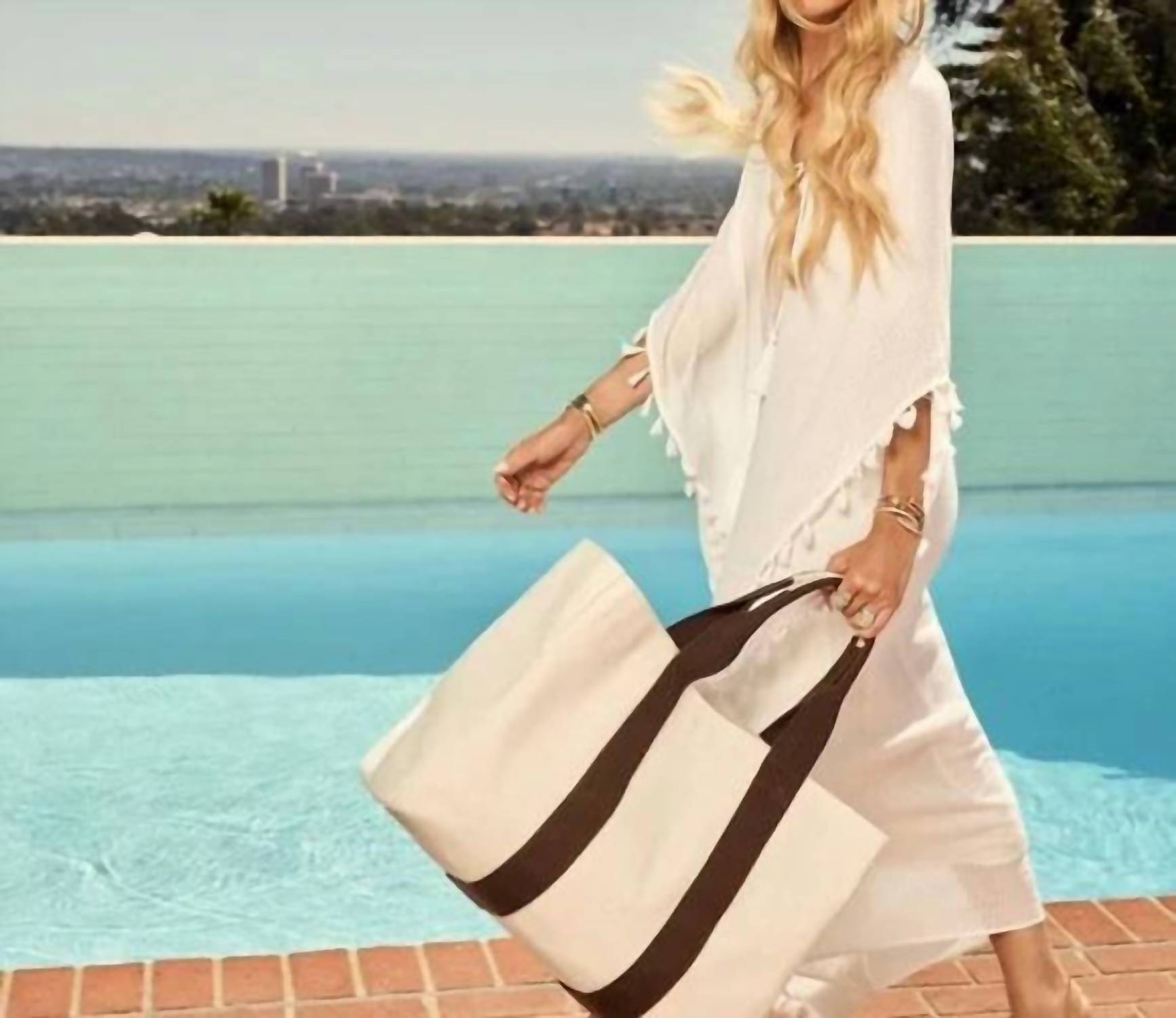 Le Bar Marche - Women's La Plage Tote Bag