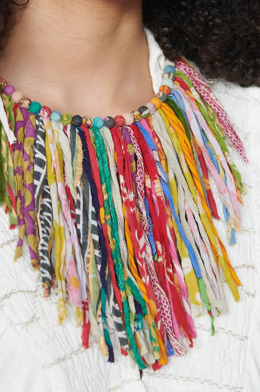 World Finds - Women's Fringe Curled Ribbon Necklace