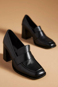 Seychelles WOMEN'S RUN THE WORLD LOAFER in black - women's heels - detail view