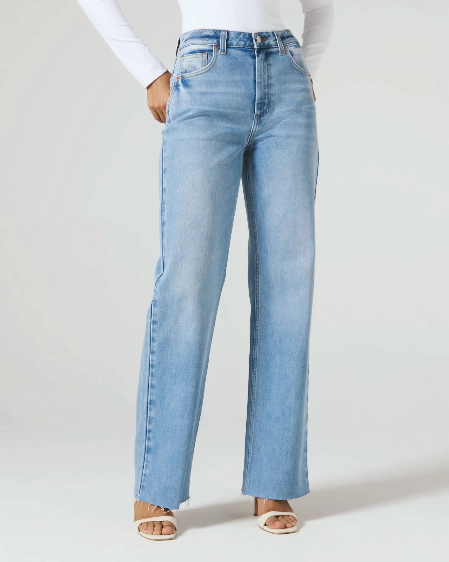 7Diamonds Gwen Wide Leg Jean in light blue - women's jeans