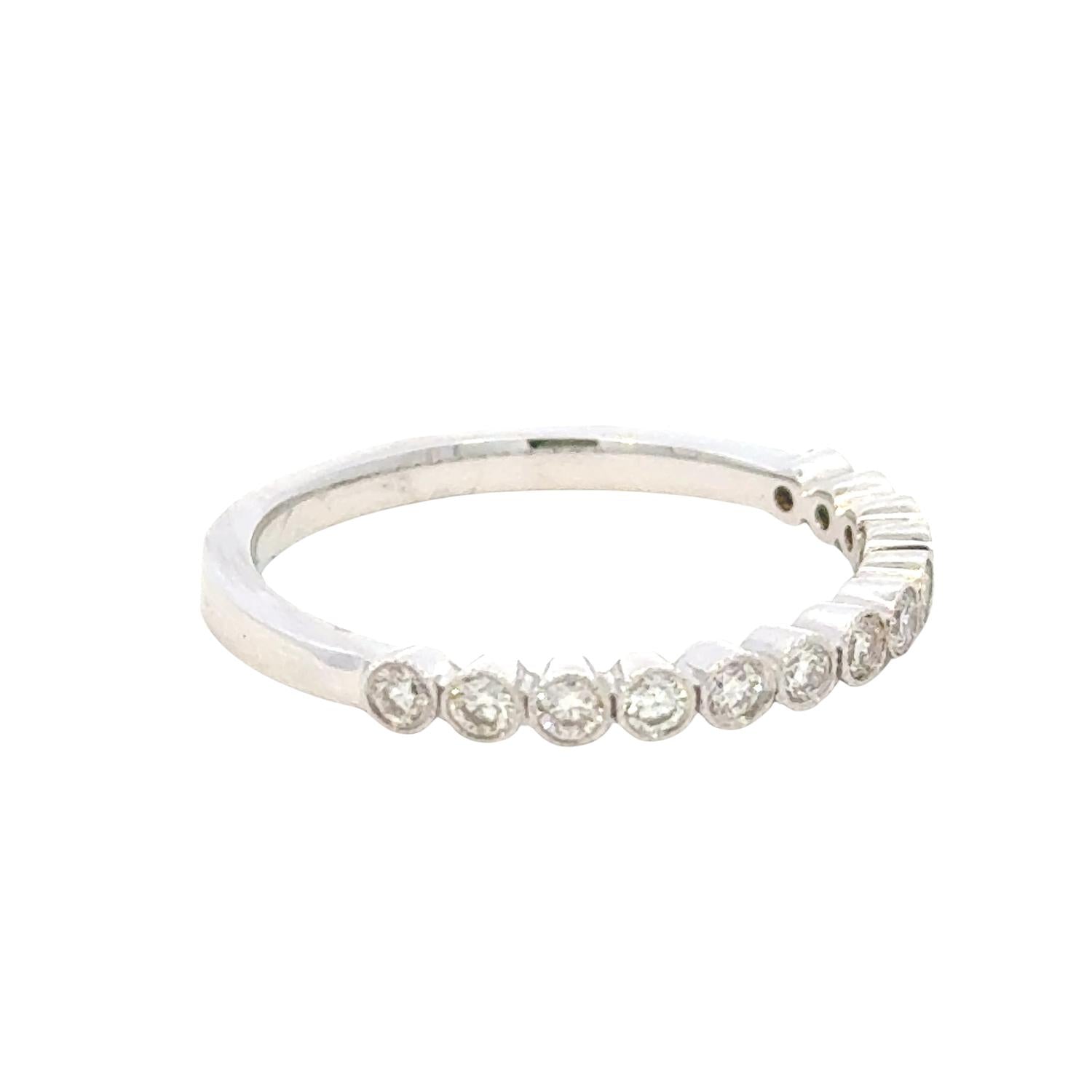 Aamiaa - 0.30 Carat Natural Diamond Round Brilliant And Baguette Band Ring - Size 6.5