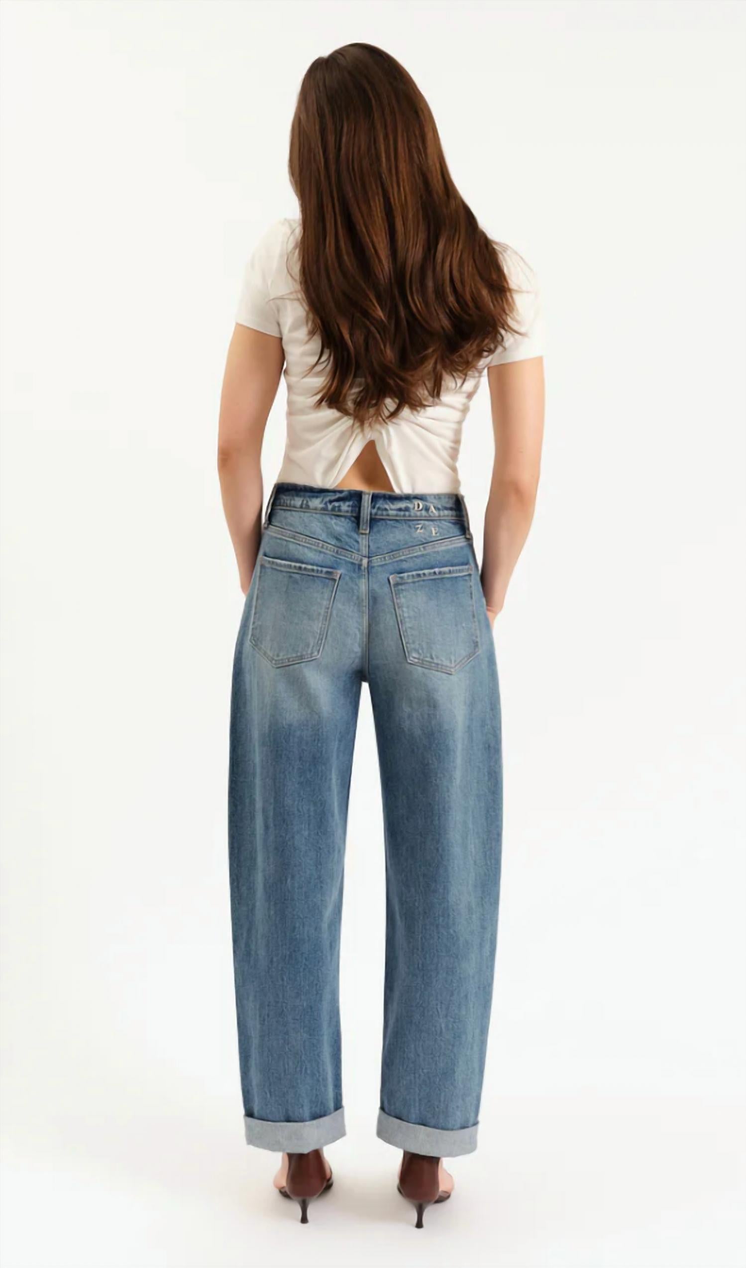 DAZE Venice Barrel Leg Jeans in the blues 2 - women's jeans - detail view