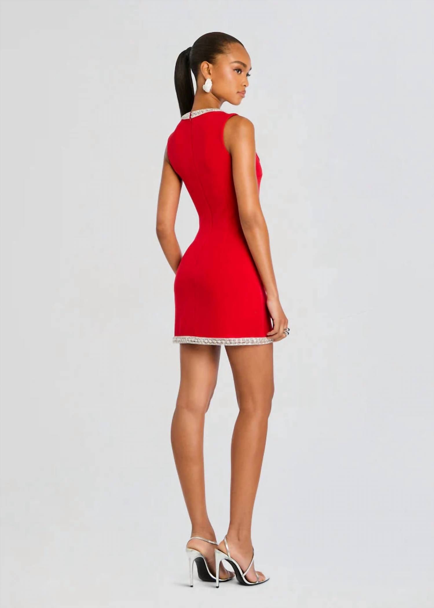 Retrofete - Bexley Flattering Square Neck Dress
