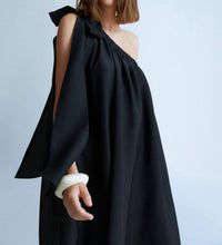 Psophia - Asymmetrical One-shoulder Maxi Dress