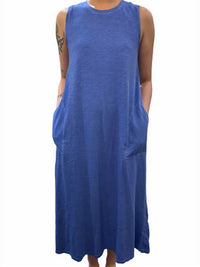 Elliott Lauren - Sleeveless Pockets Midi Dress