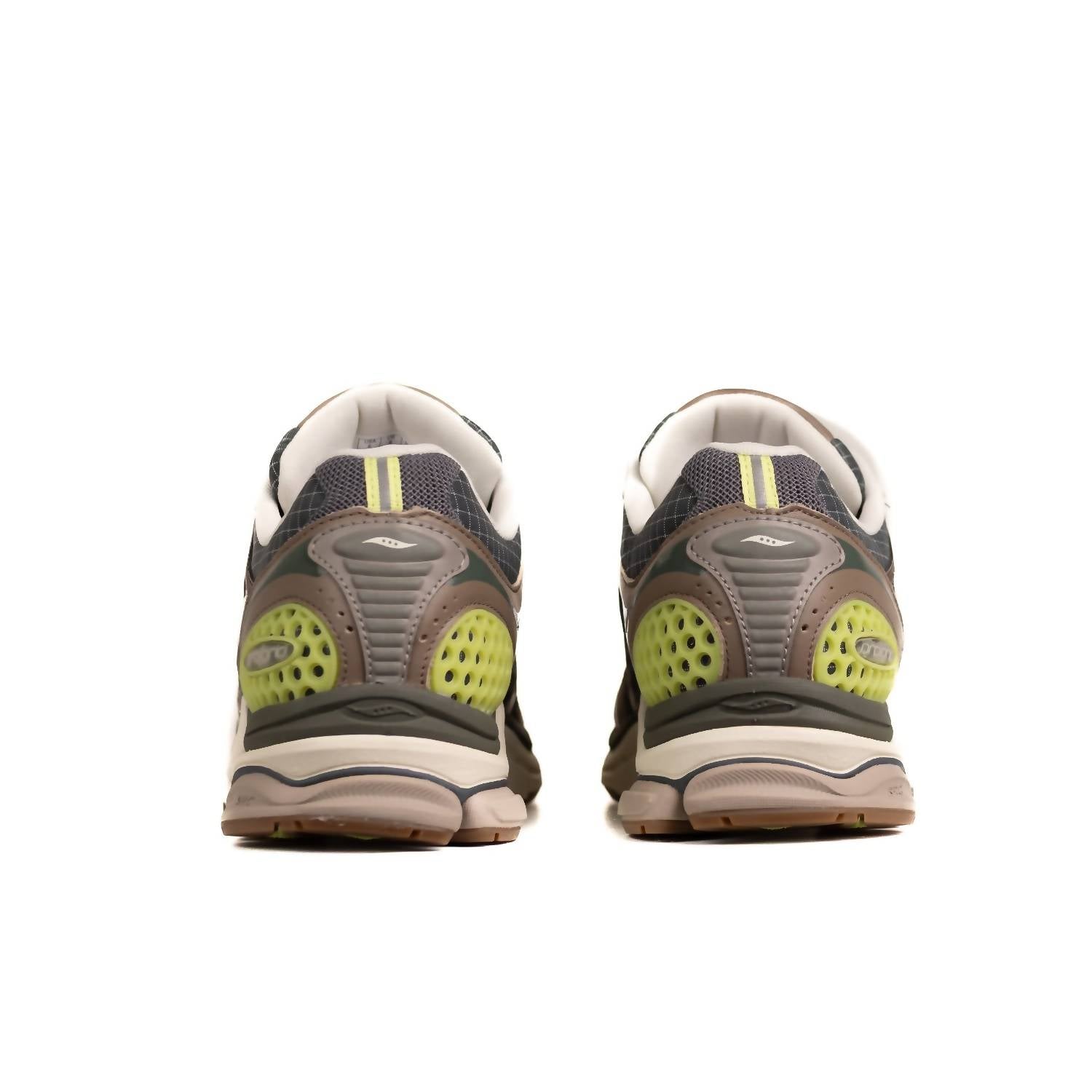 SAUCONY Men's Progrid Triumph 4 Sneakers in carbon taupe - men's sneaker - alternate view