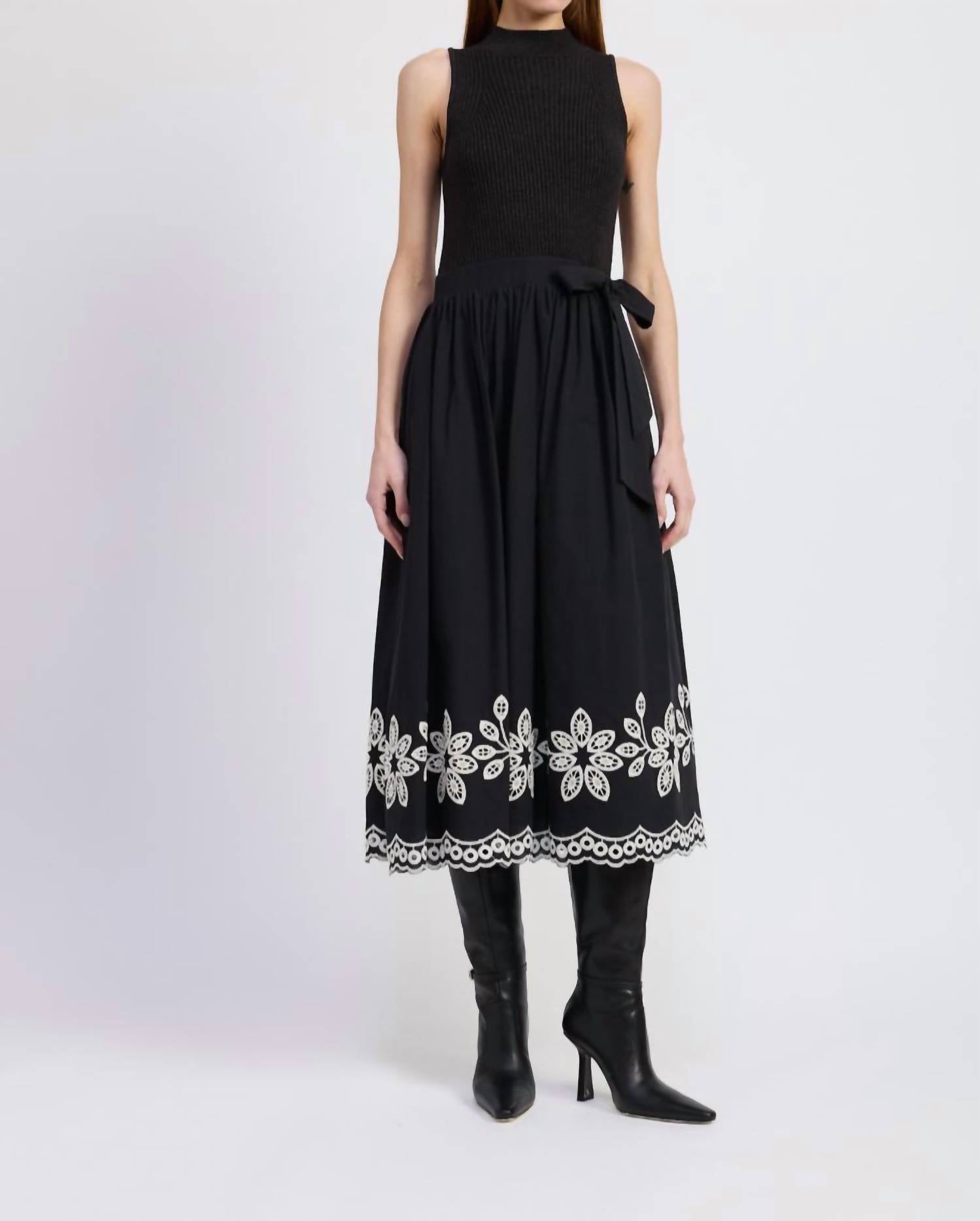 En Saison - Isidora Sleeveless Embroidered Midi Dress