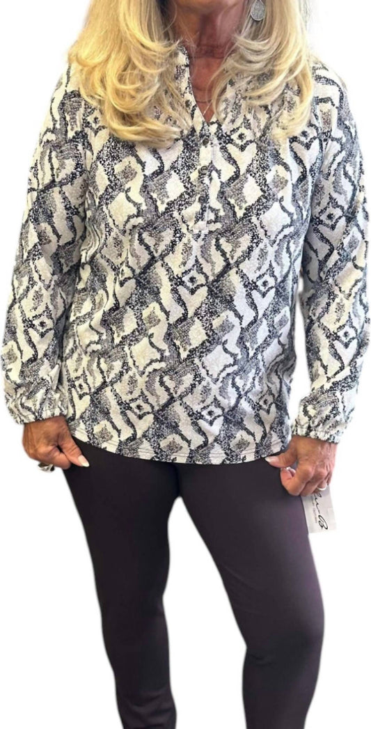 Lulu-B - Long Sleeve V Neck Top