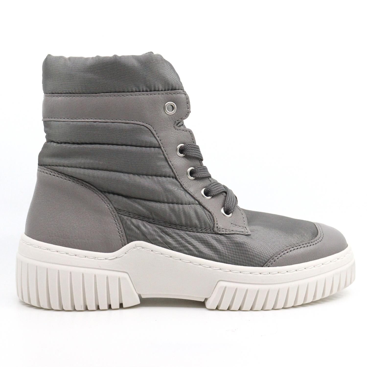 UNISEX LACED UP HIKER BOOT